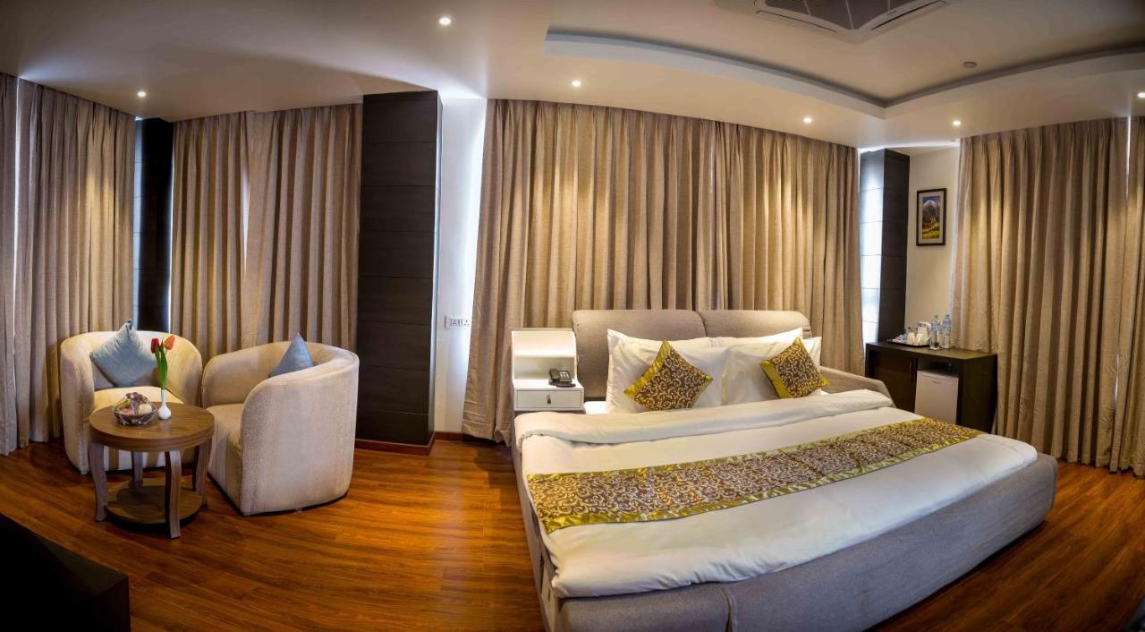Hotel The Kingsbury Birtamode Extérieur photo